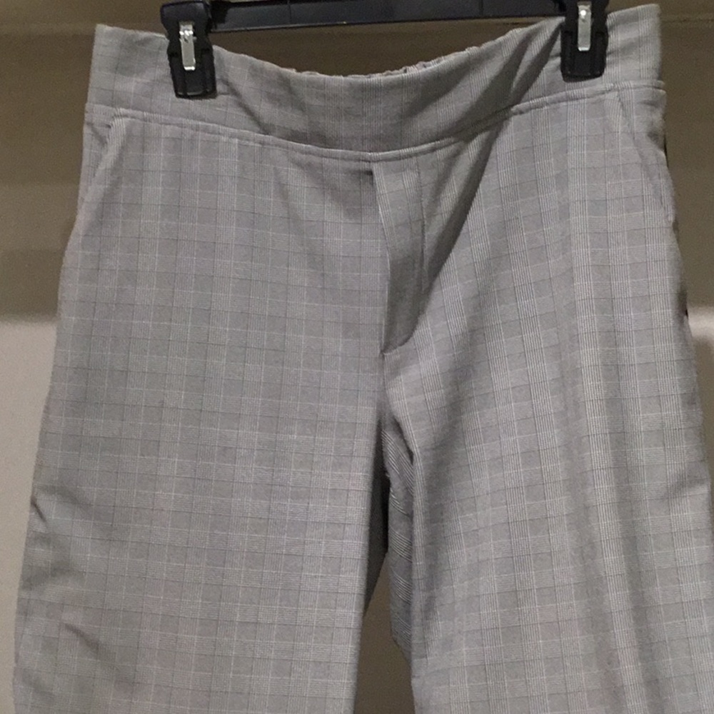 Athleta black & white check pants, black stripe on each side of leg